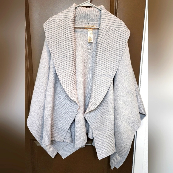 Burberry Cashmere Cape - Picture 1 of 6